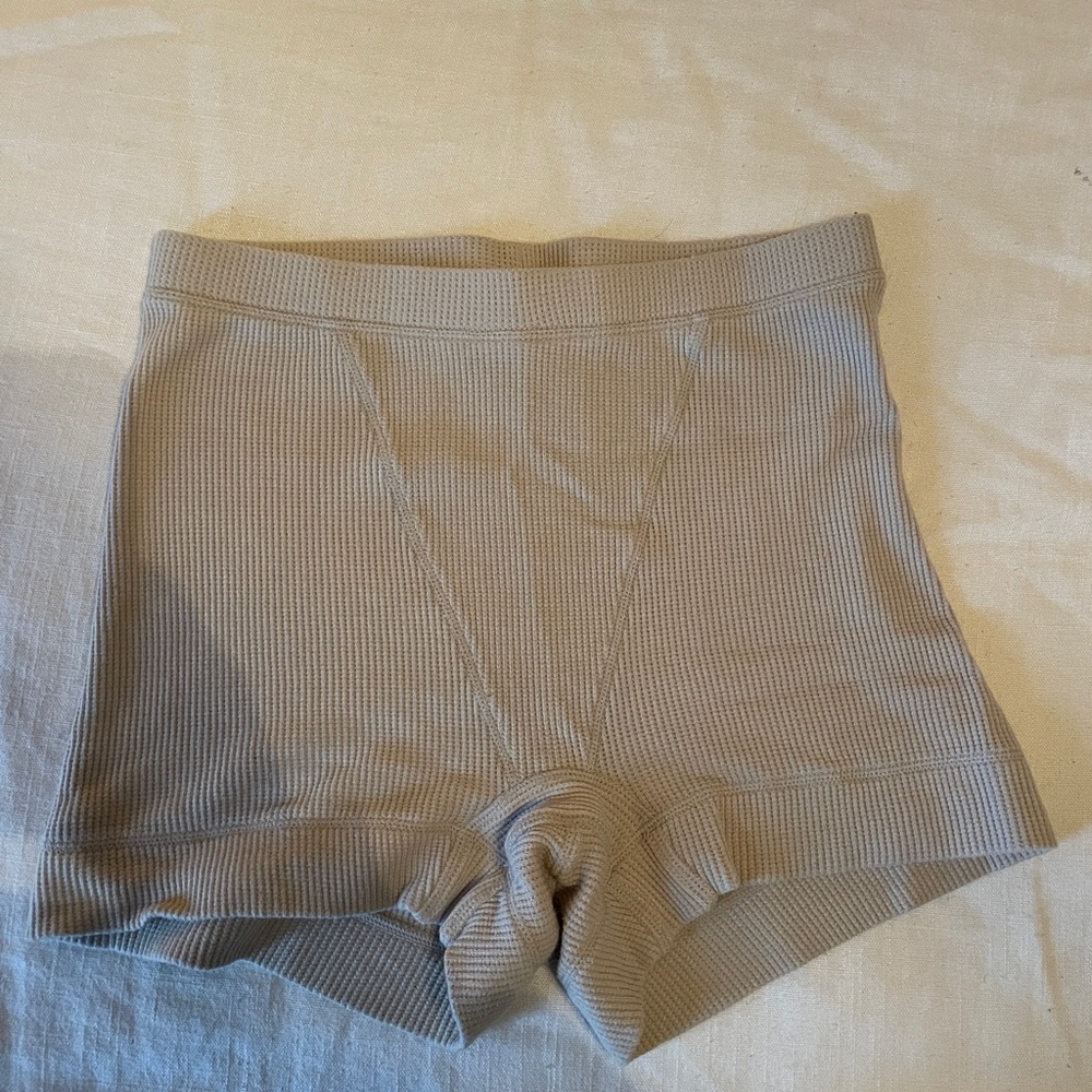 Skims waffle knit women’s thermal, boxer, color stone size small